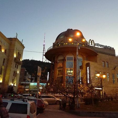 شقة تبليسي  في 200 Metres From Rustaveli Avenue المظهر الخارجي الصورة